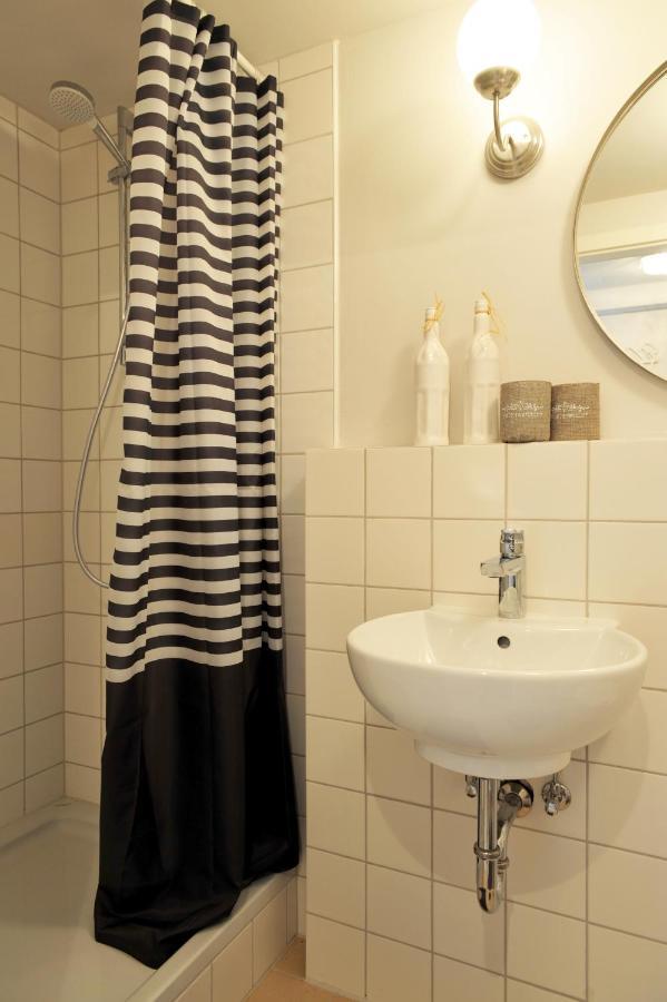Tiny Rooms BRE Buitenkant foto